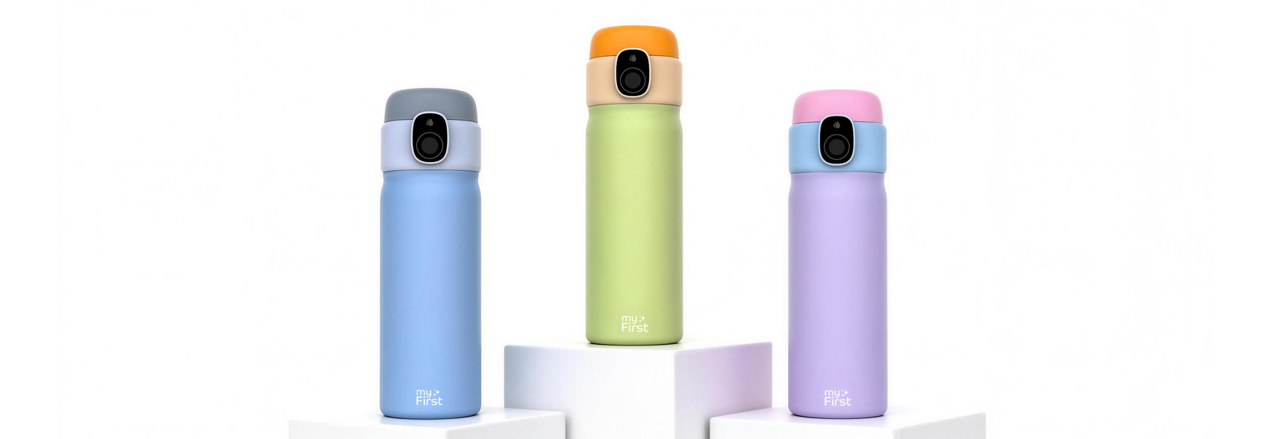 La borraccia myFirst CareSip, cilindrica e compatta, con il coperchio che integra un sensore di impronta digitale, fotografata dal produttore — vista 4